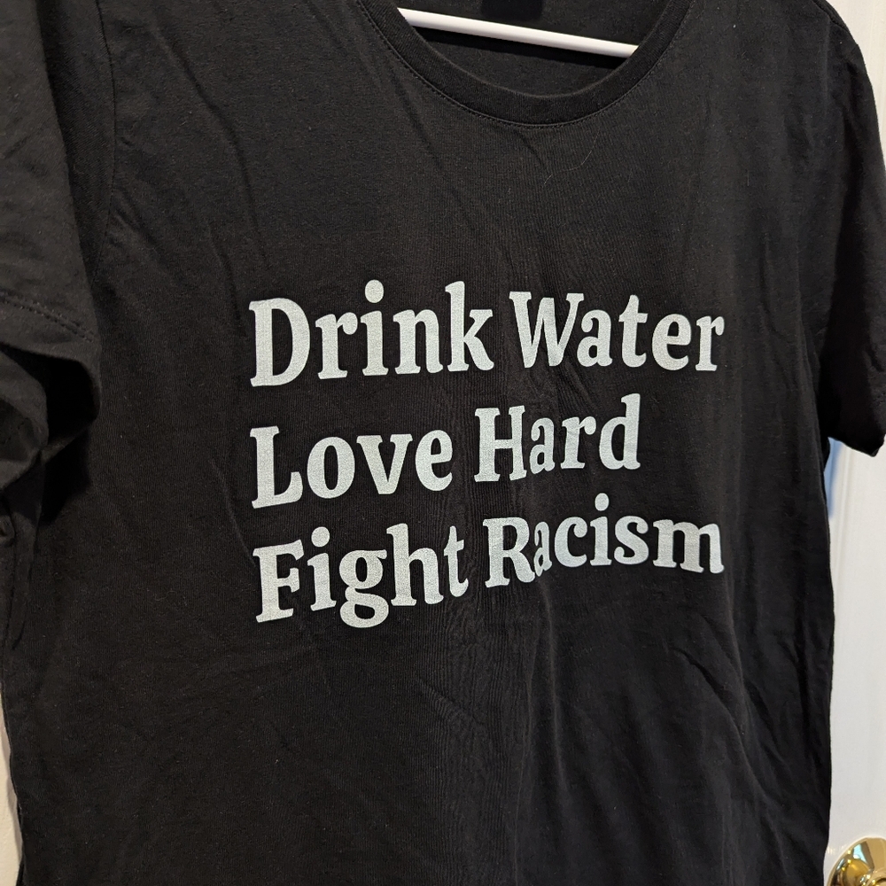 Women's Size Large Black Fight Racism Graphic T-Shirt with Motivational Text - Picture 3 of 6
